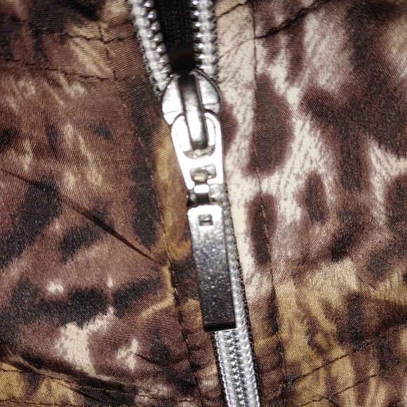 Animal Print Vest - Picture 5 of 5